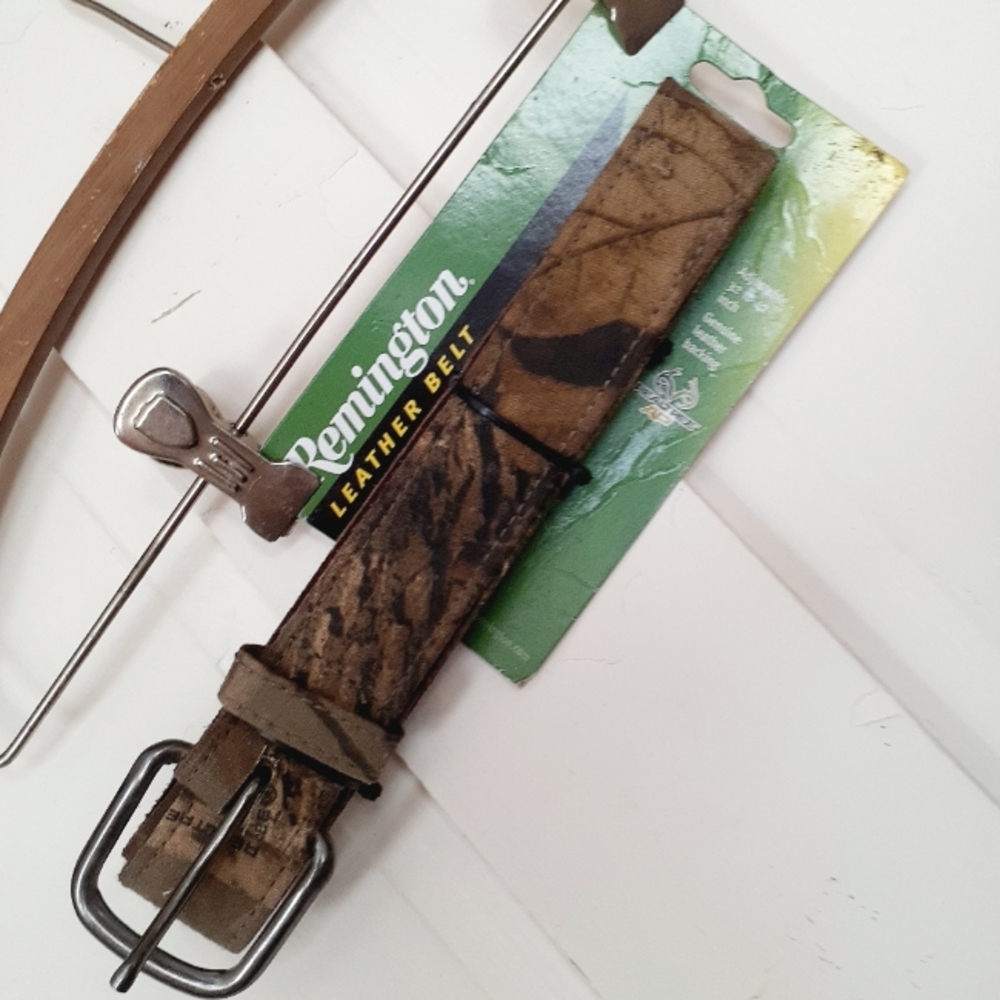 Camo Hunting Belt worn once sz 32 to 42